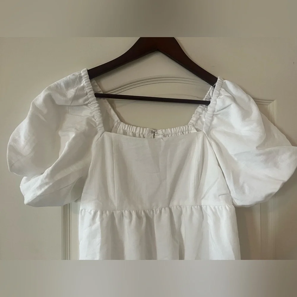 NEW! BP Brand White Rich
Balloon Sleeve Lined Mini Dress
Size Junior's medium - Picture 5 of 15